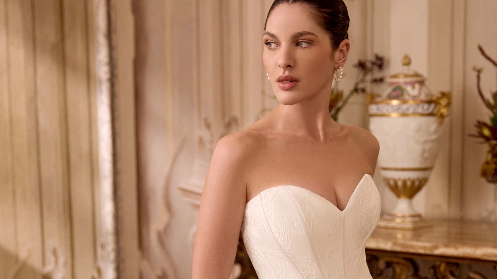 Justin Alexander bridal collection background