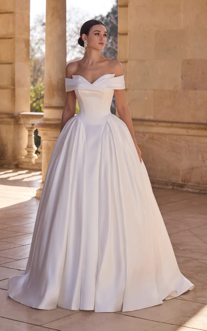 Hadlee 63109 - Veni Infantino wedding dress by Veni Infantino - A stunning modern ballgown wedding dress, featuring a strapl