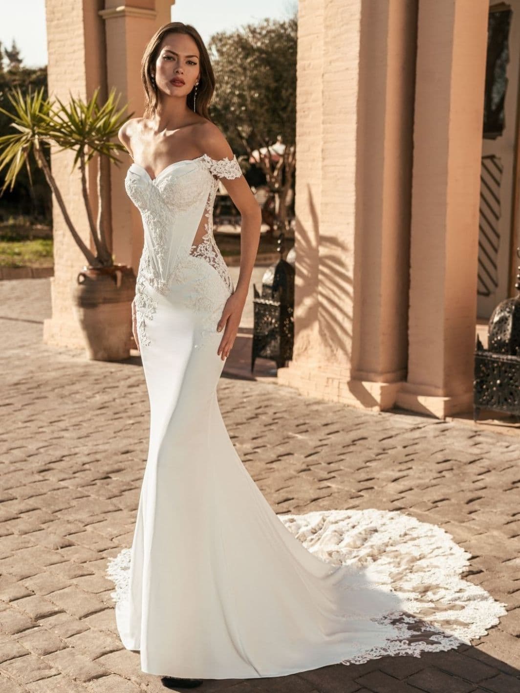 Umani - Blue by Enzoani wedding dress by Blue by Enzoani - Umani by Blue by Enzoani| Price: £1980| Stockist: TDR Bridal