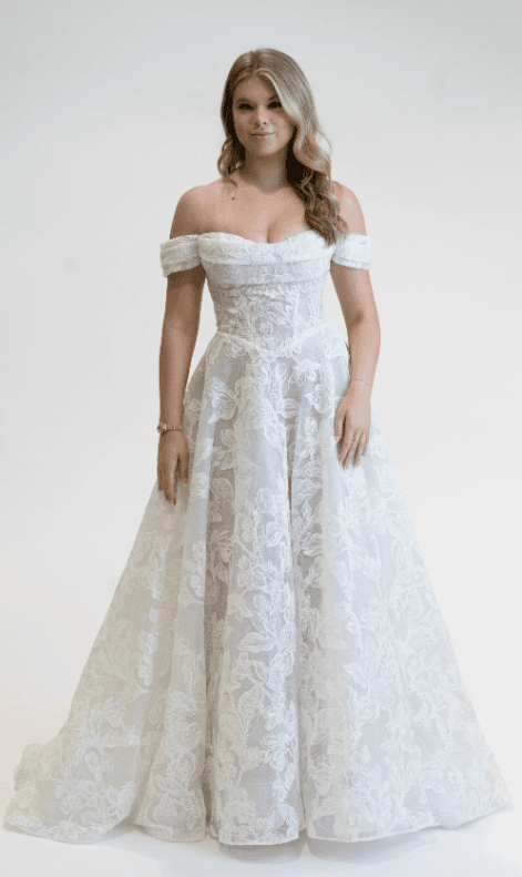 C822 - Allure Couture by Allure Couture